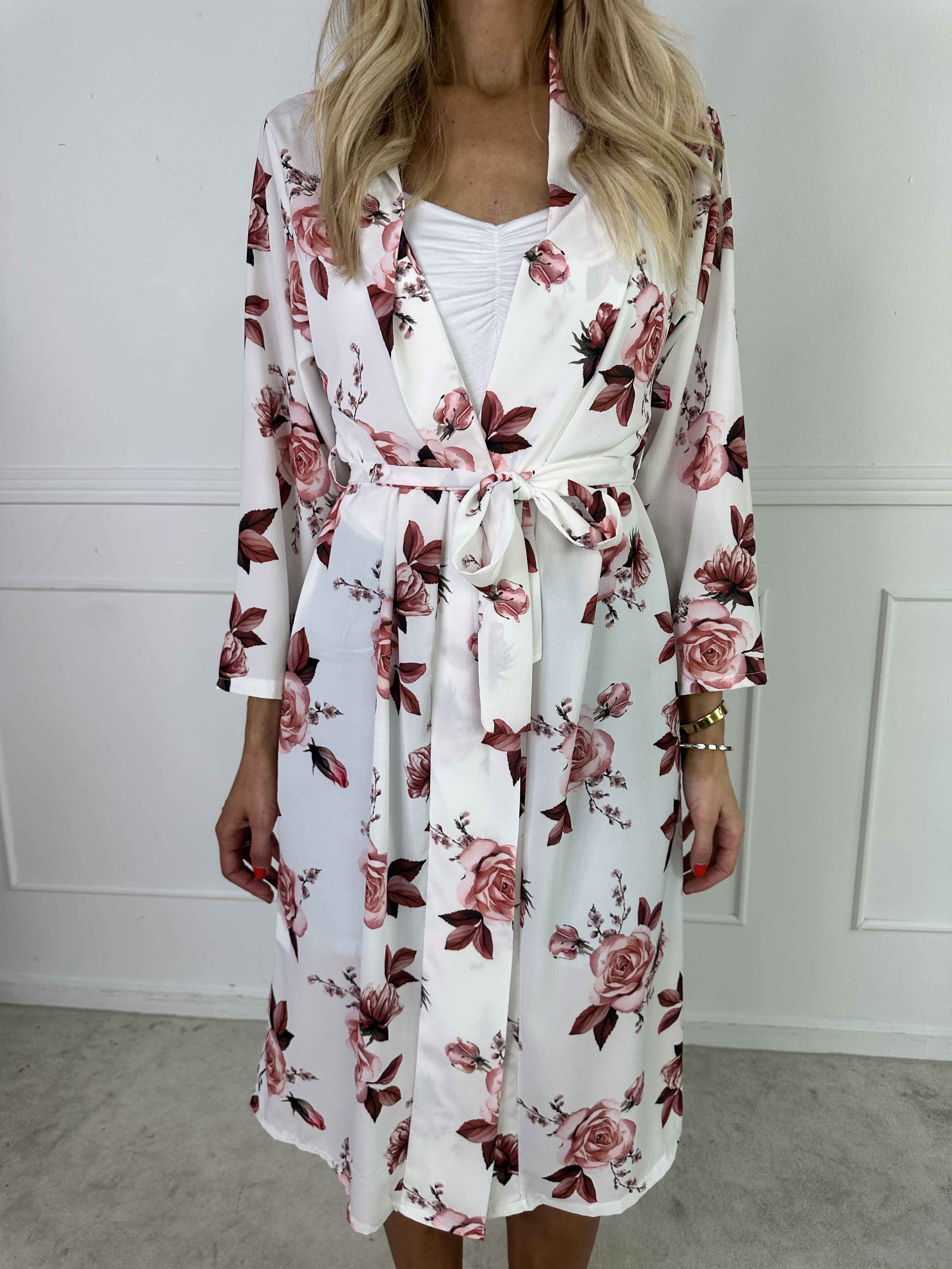 Agate - Sød kimono med roser